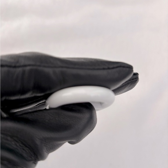 Hermes White Enamel Chaine d’Ancre Scarf 90 Ring with Box (Excellent Condition) - Picture 7 of 10